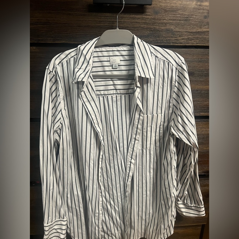 A New Day Black and White Striped Button-Up Shirt Size L